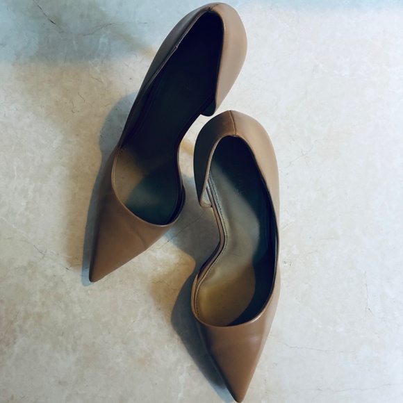 Michael Kors D’Orsay Pump - Picture 4 of 6